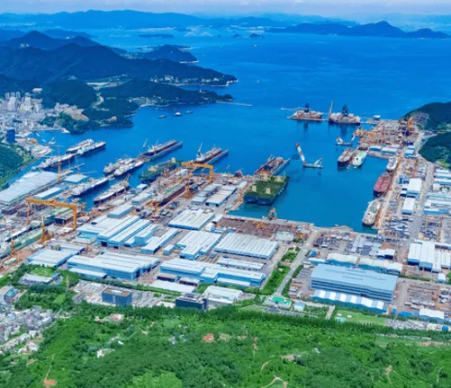 Hanwha Ocean produces high-quality ships at its fully automated shipyard in Geoje, South Korea. 