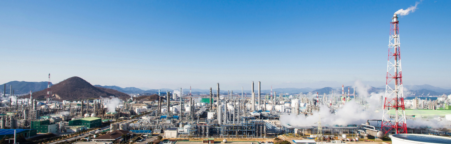 Hanwha's Yeochun facility annually produces tons of ethylene, propylene and other base chemicals.