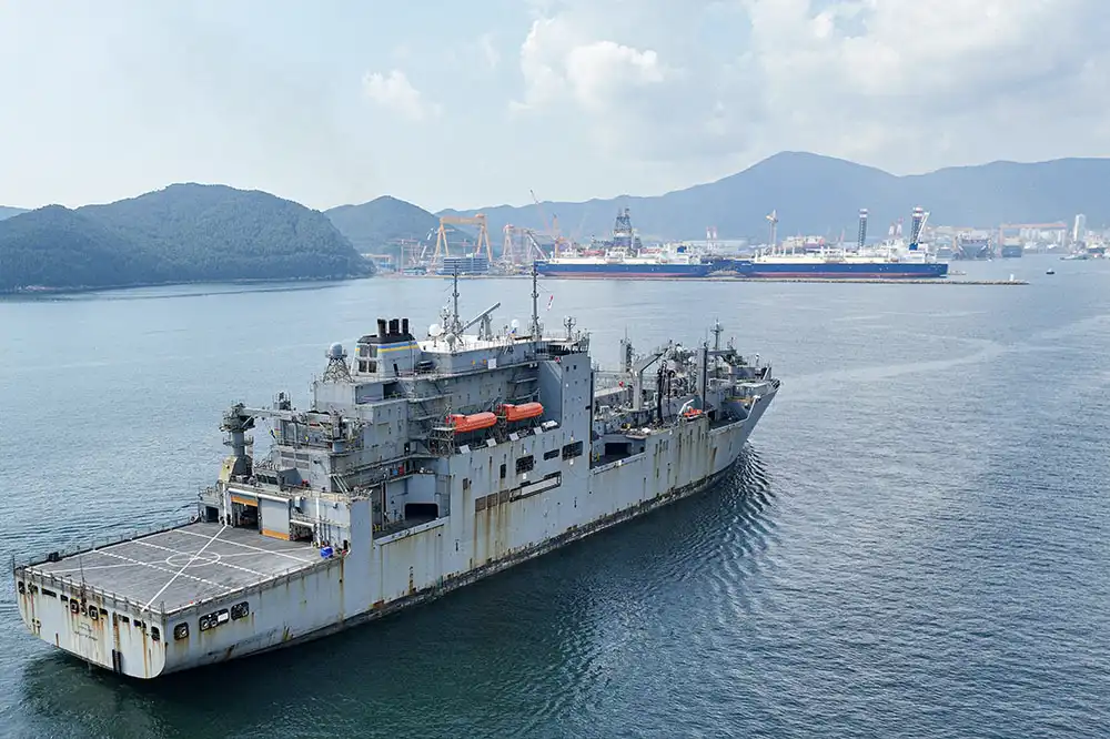 USNS Wally Schirra approaching Hanwha Ocean’s Geoje shipyard for maintenance 